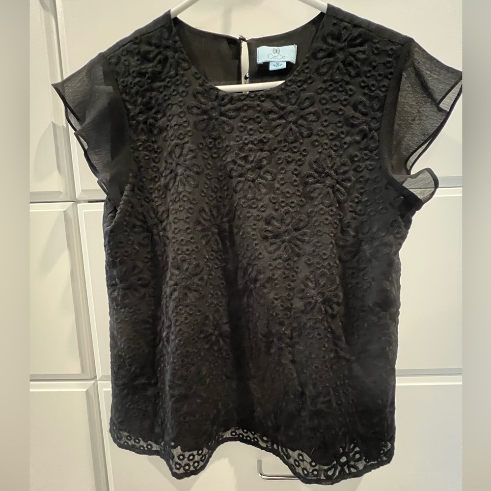 NWOT CeCe XS Black Flutter Sleeve Embroidered Chiffon Top Never Worn Fully Lined